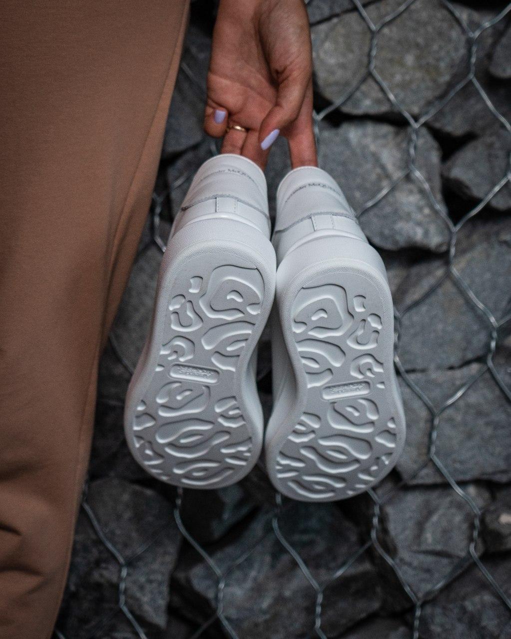 Alexander McQueen Low Triple White