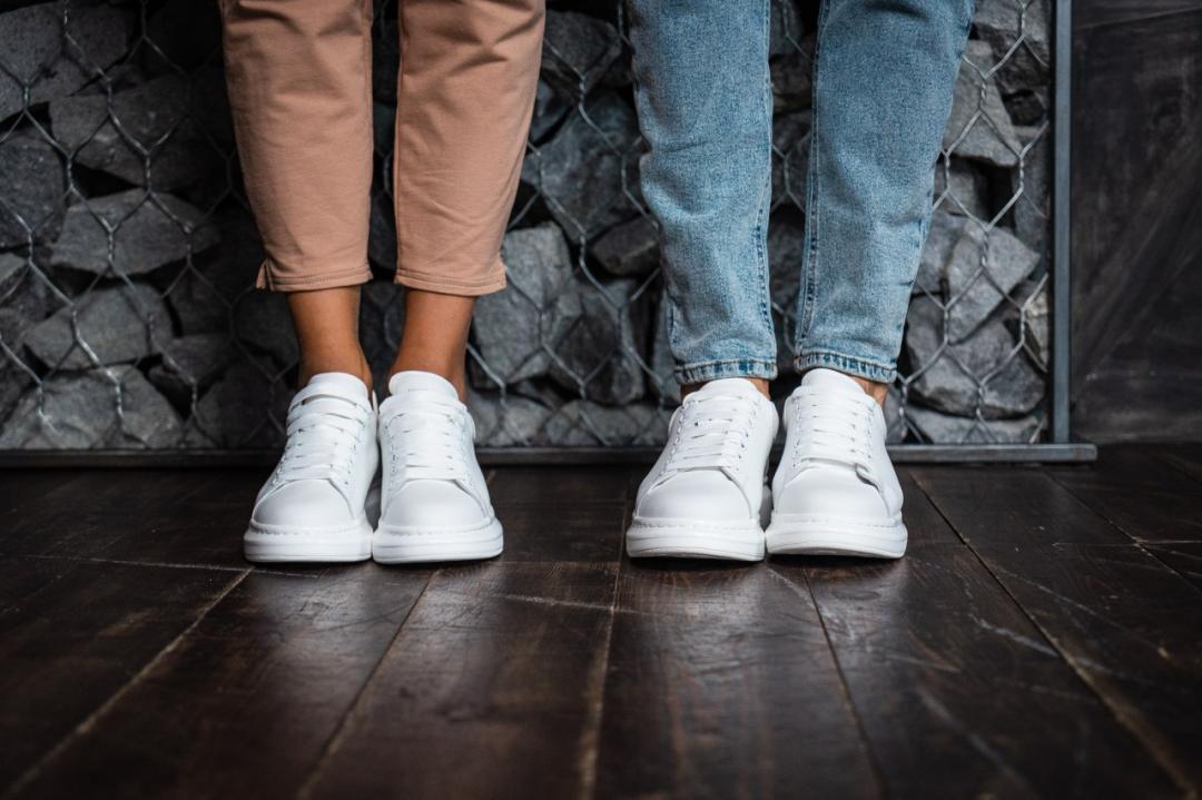 Alexander McQueen Low Triple White