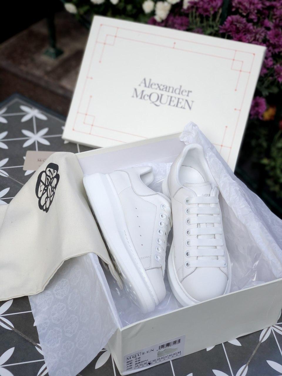 Alexander McQueen Low Triple White