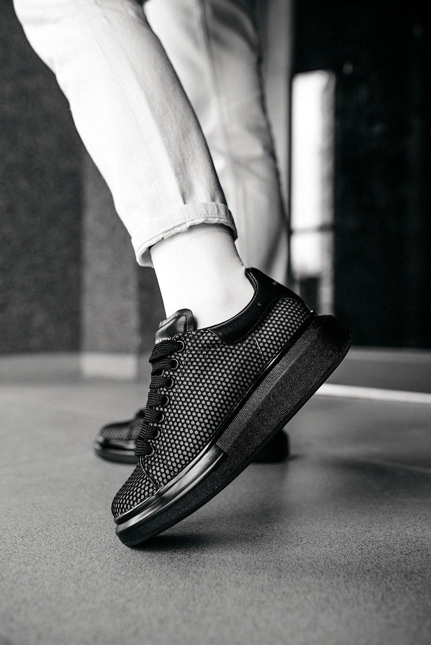 Alexander McQueen Low Larry Black