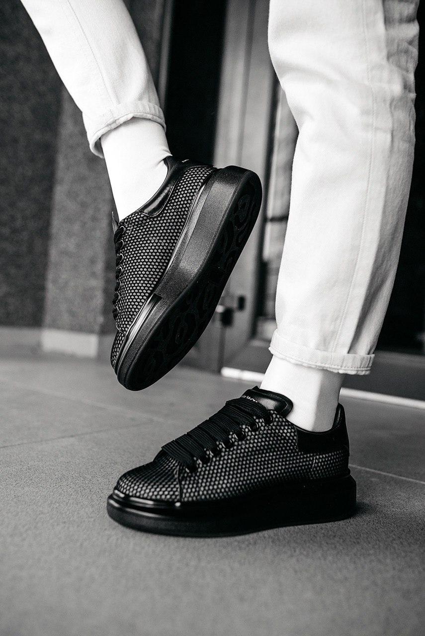 Alexander McQueen Low Larry Black