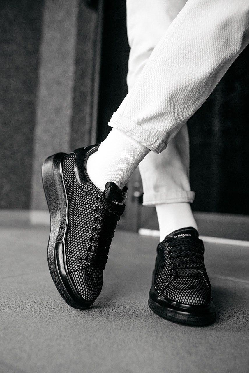 Alexander McQueen Low Larry Black