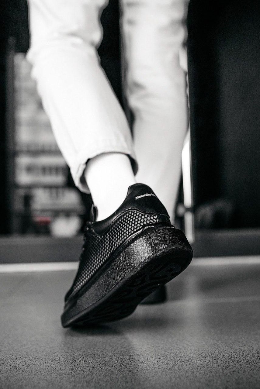 Alexander McQueen Low Larry Black