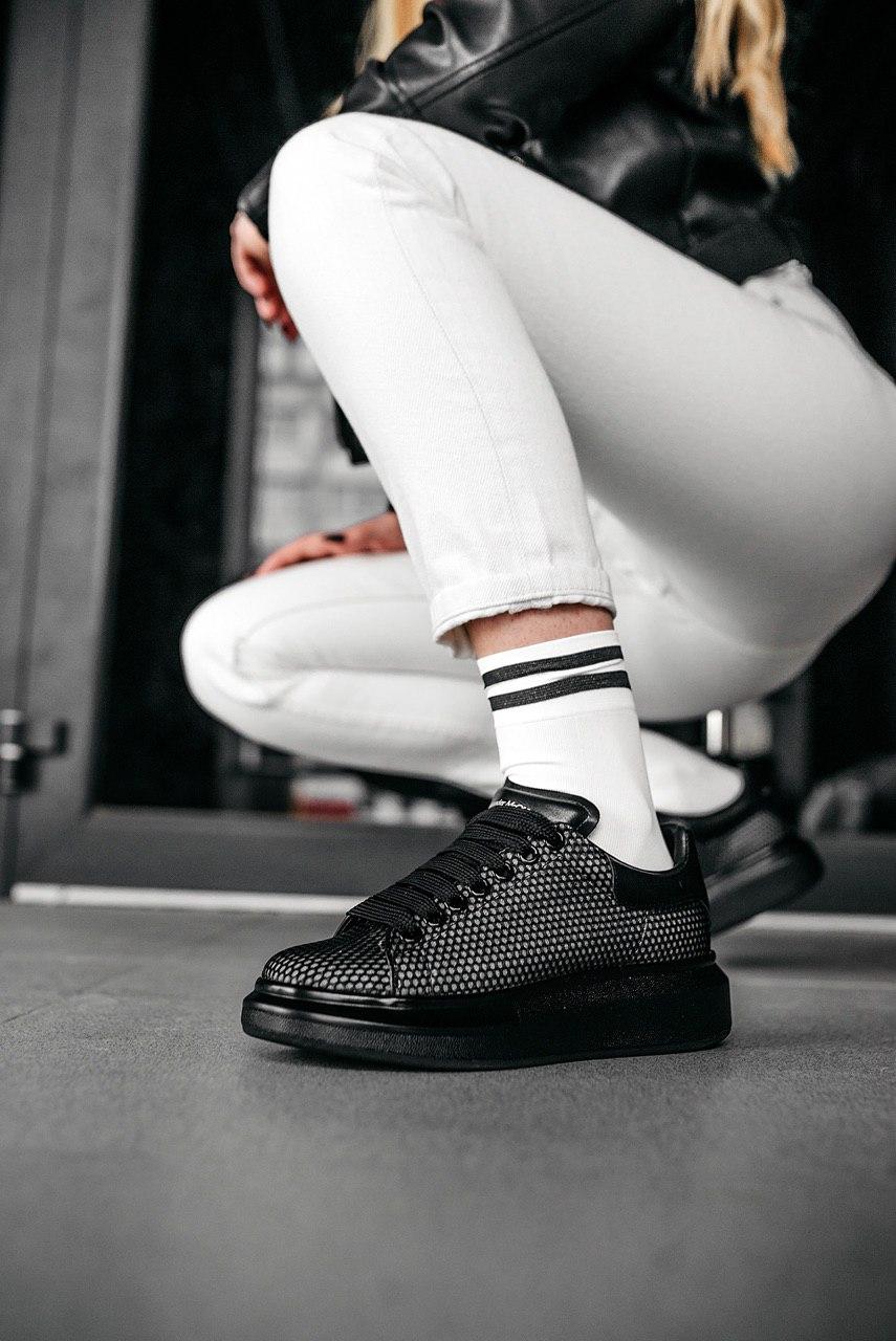 Alexander McQueen Low Larry Black