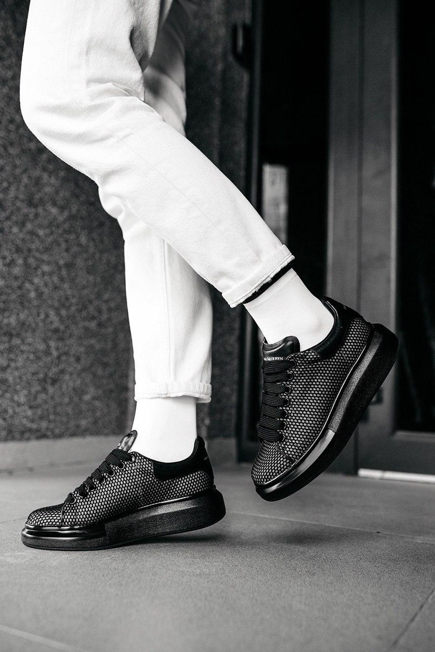 Alexander McQueen Low Larry Black
