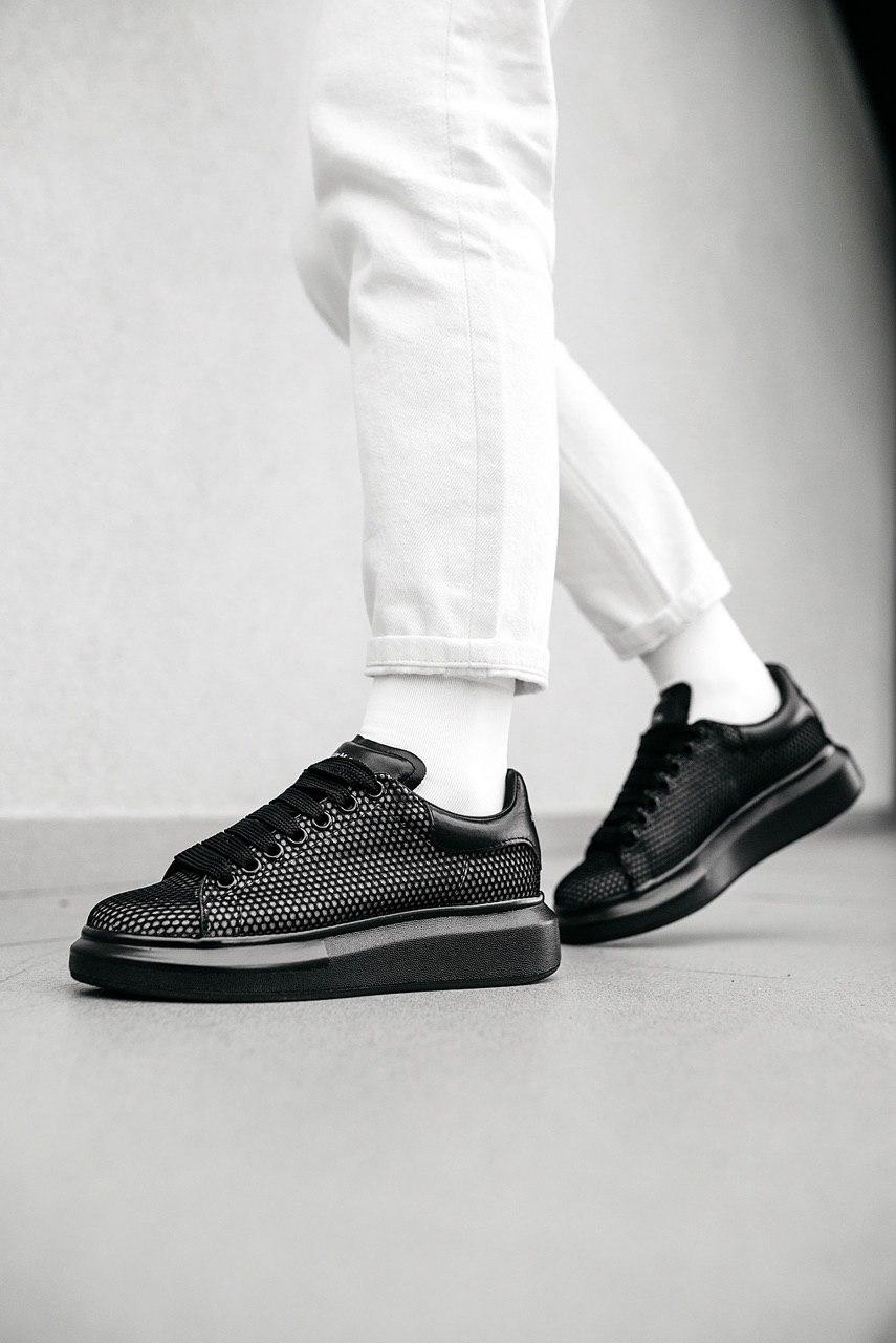 Alexander McQueen Low Larry Black