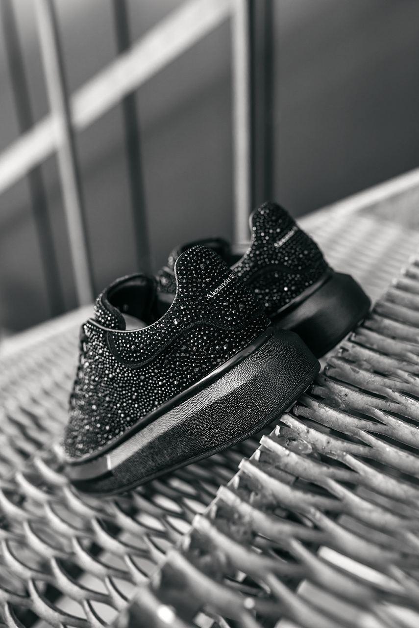 Alexander McQueen Low Larry Black 2