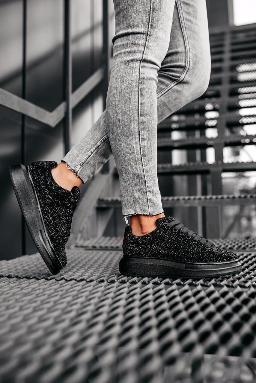 Alexander McQueen Low Larry Black 2