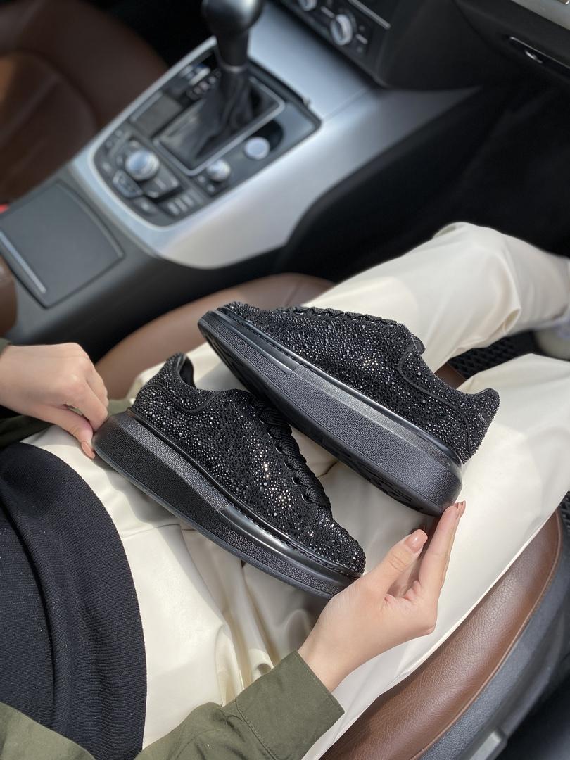 Alexander McQueen Low Larry Black 2