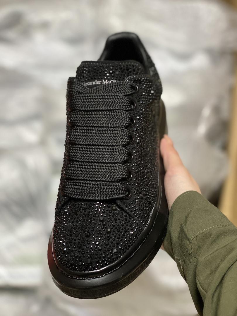 Alexander McQueen Low Larry Black 2