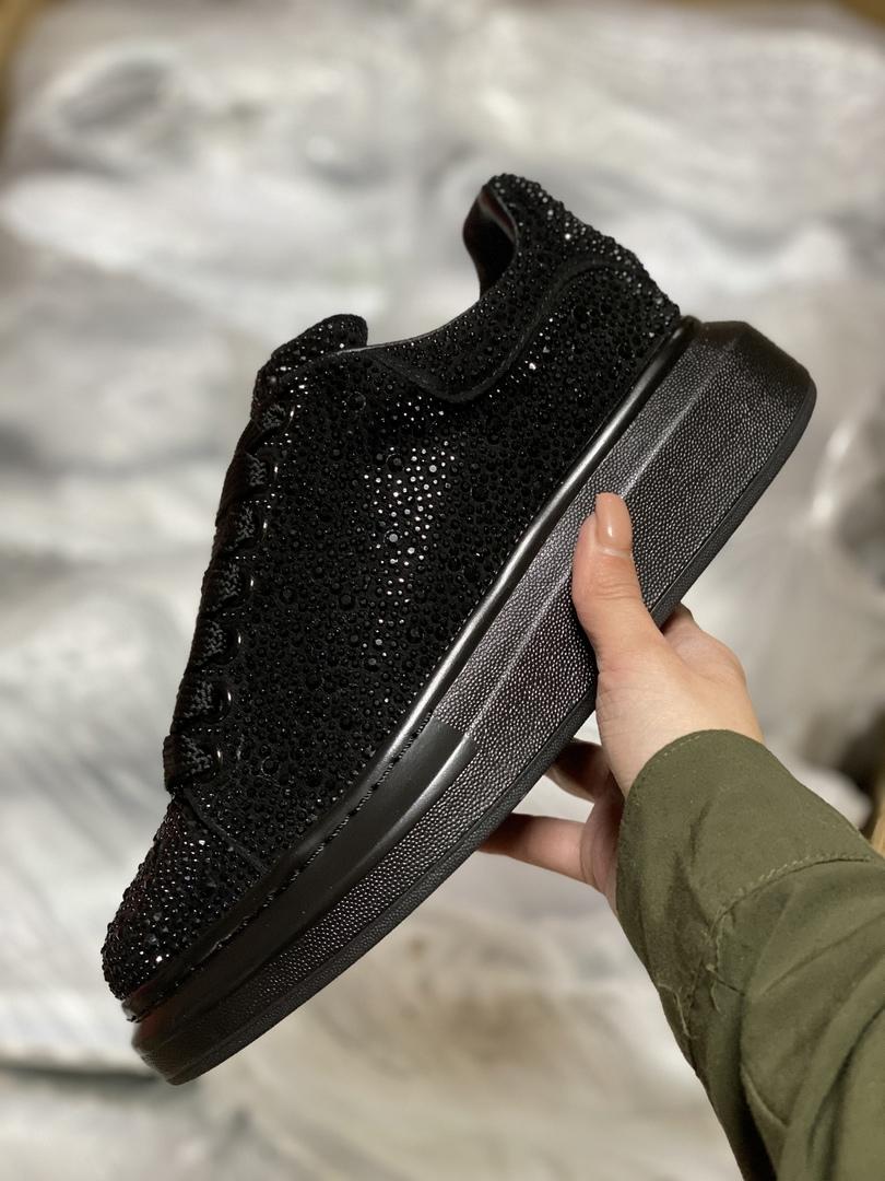 Alexander McQueen Low Larry Black 2