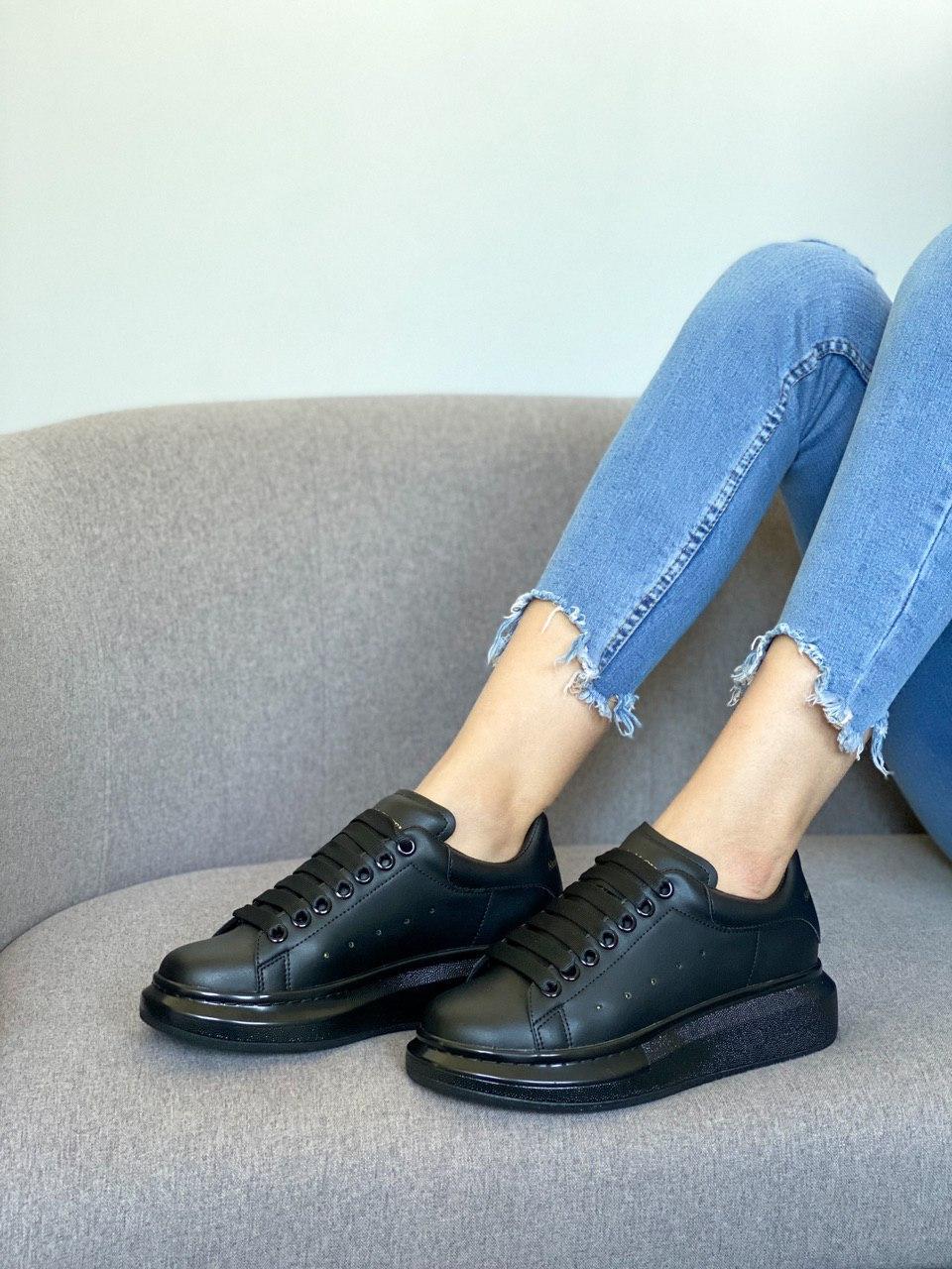 Alexander McQueen Low Triple Black