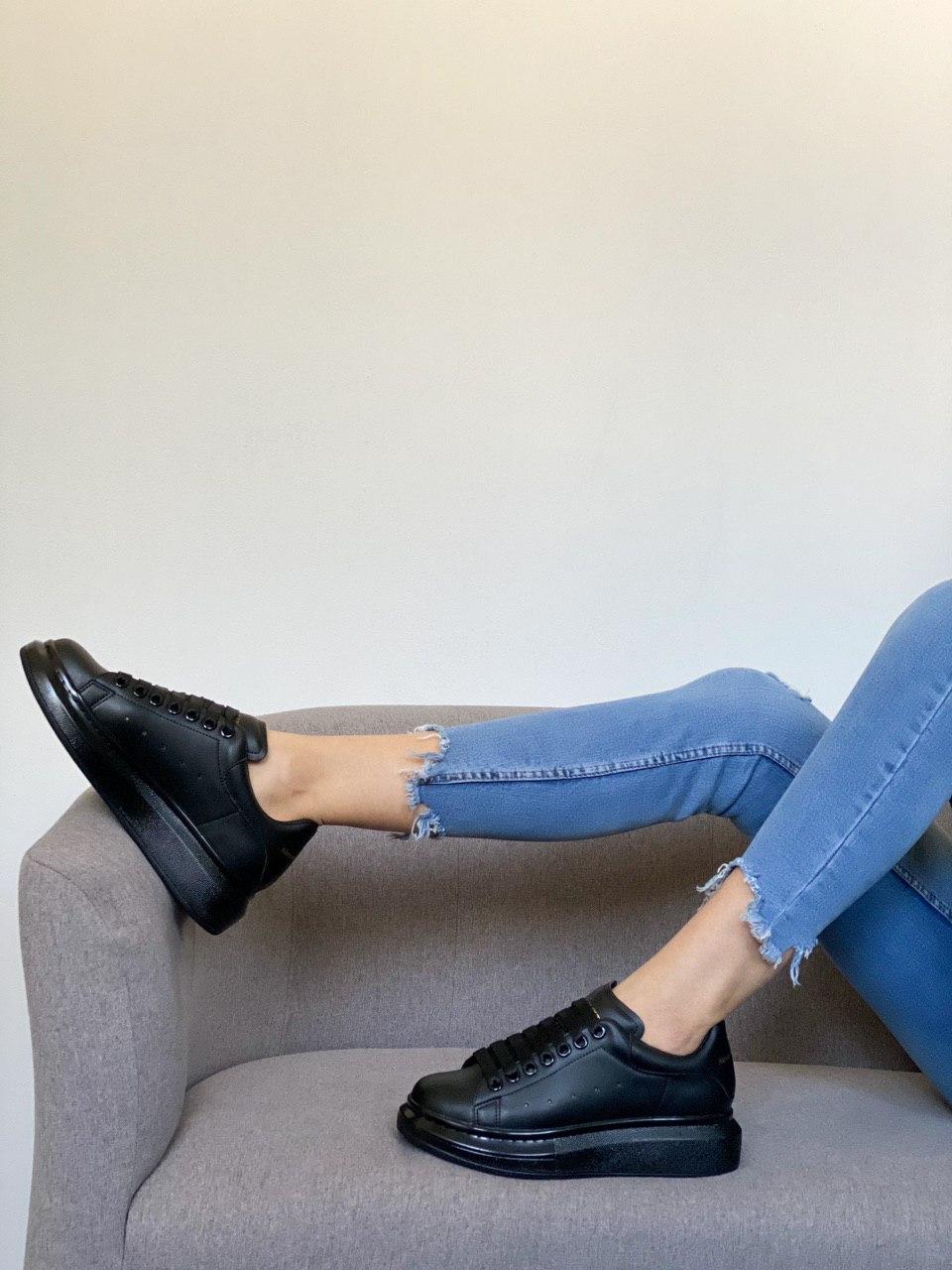 Alexander McQueen Low Triple Black
