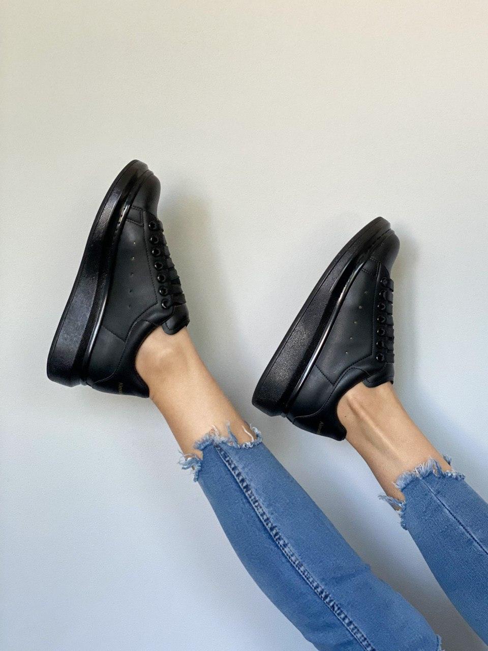 Alexander McQueen Low Triple Black
