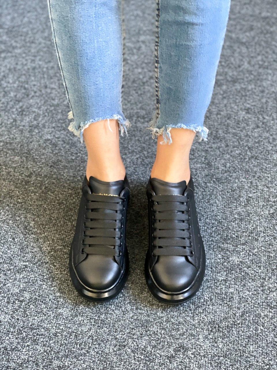 Alexander McQueen Low Triple Black