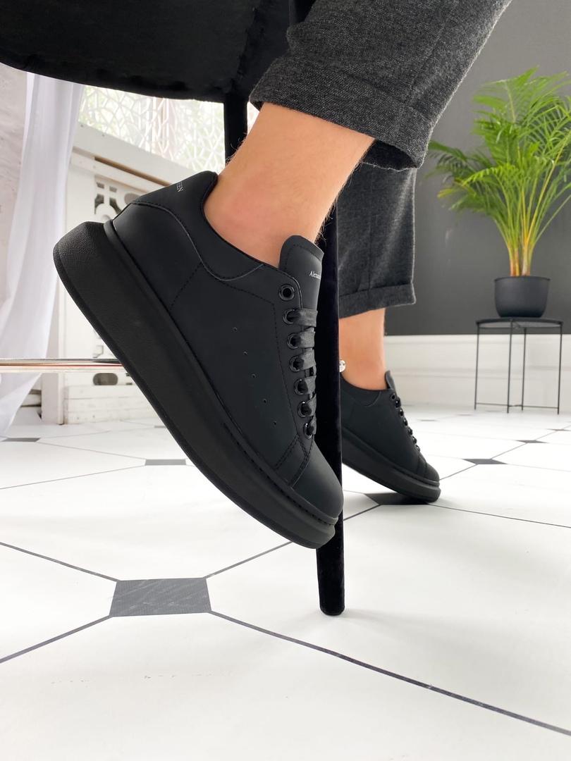 Alexander McQueen Low Triple Black