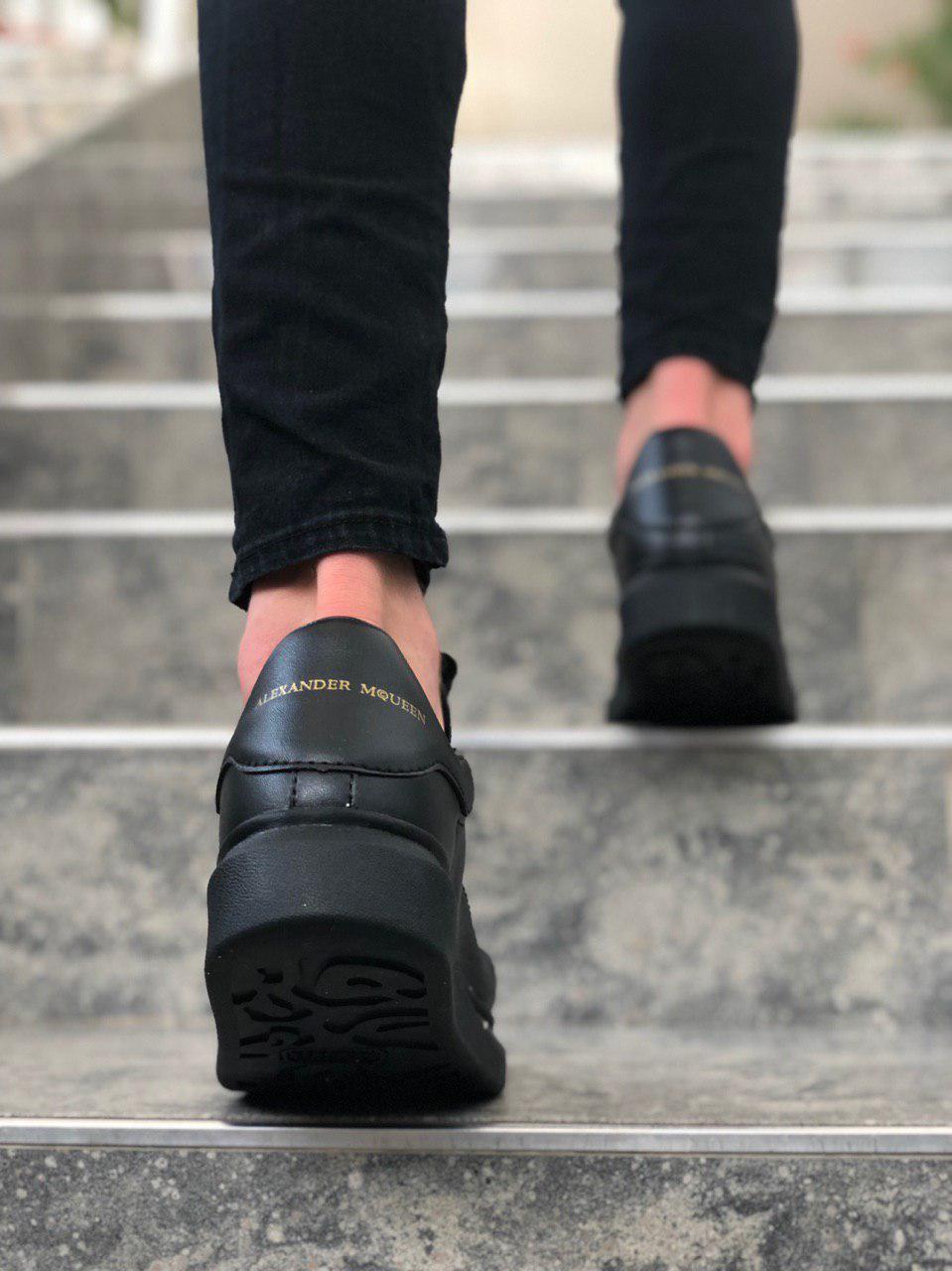 Alexander McQueen Low Triple Black 2