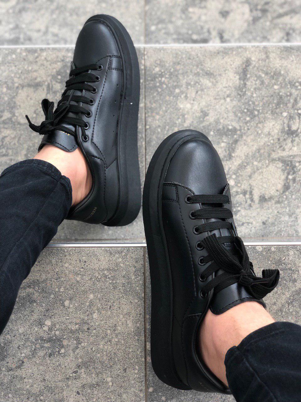 Alexander McQueen Low Triple Black 2