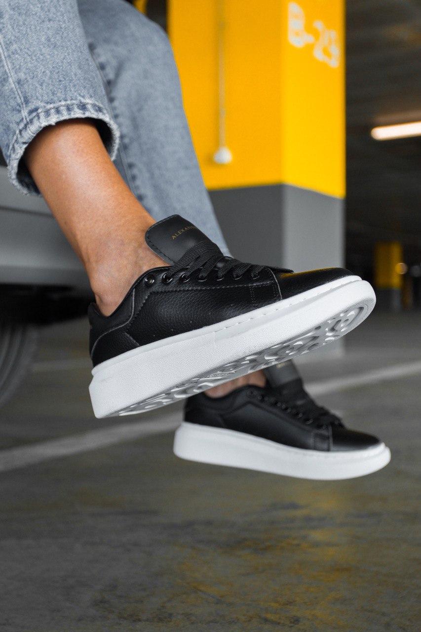 Alexander McQueen Low Black White 2