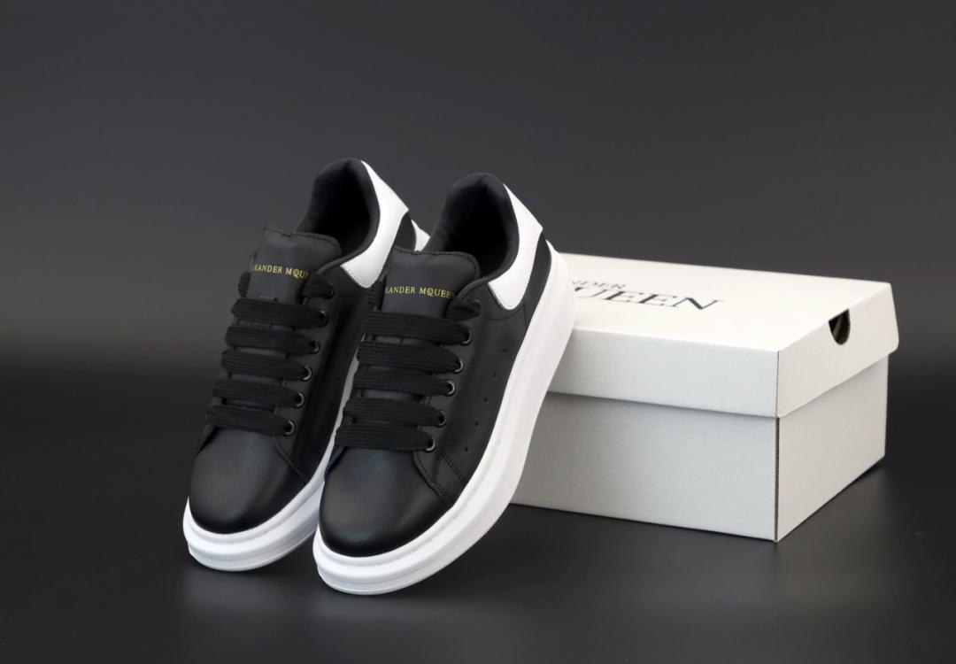 Alexander McQueen Low Black White 3