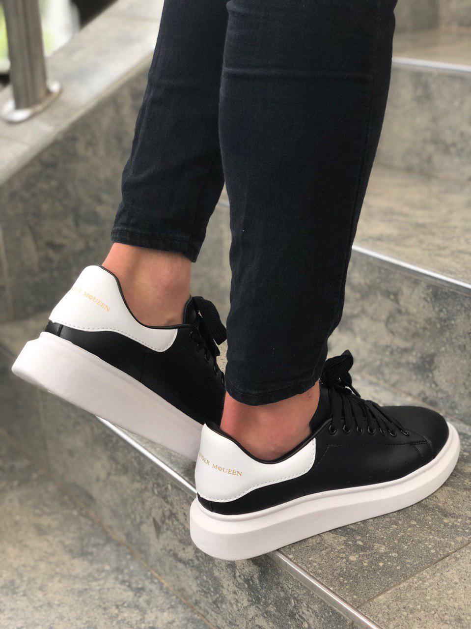 Alexander McQueen Low Black White 3