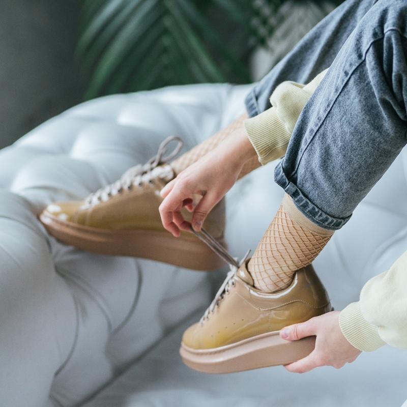 Alexander McQueen Low Patent Beige