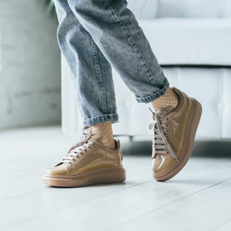 Alexander McQueen Low Patent Beige