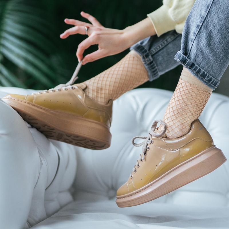 Alexander McQueen Low Patent Beige