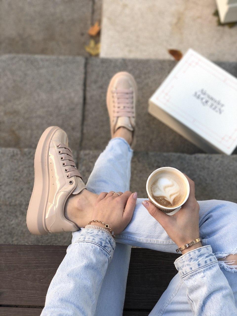Alexander McQueen Low Patent Beige