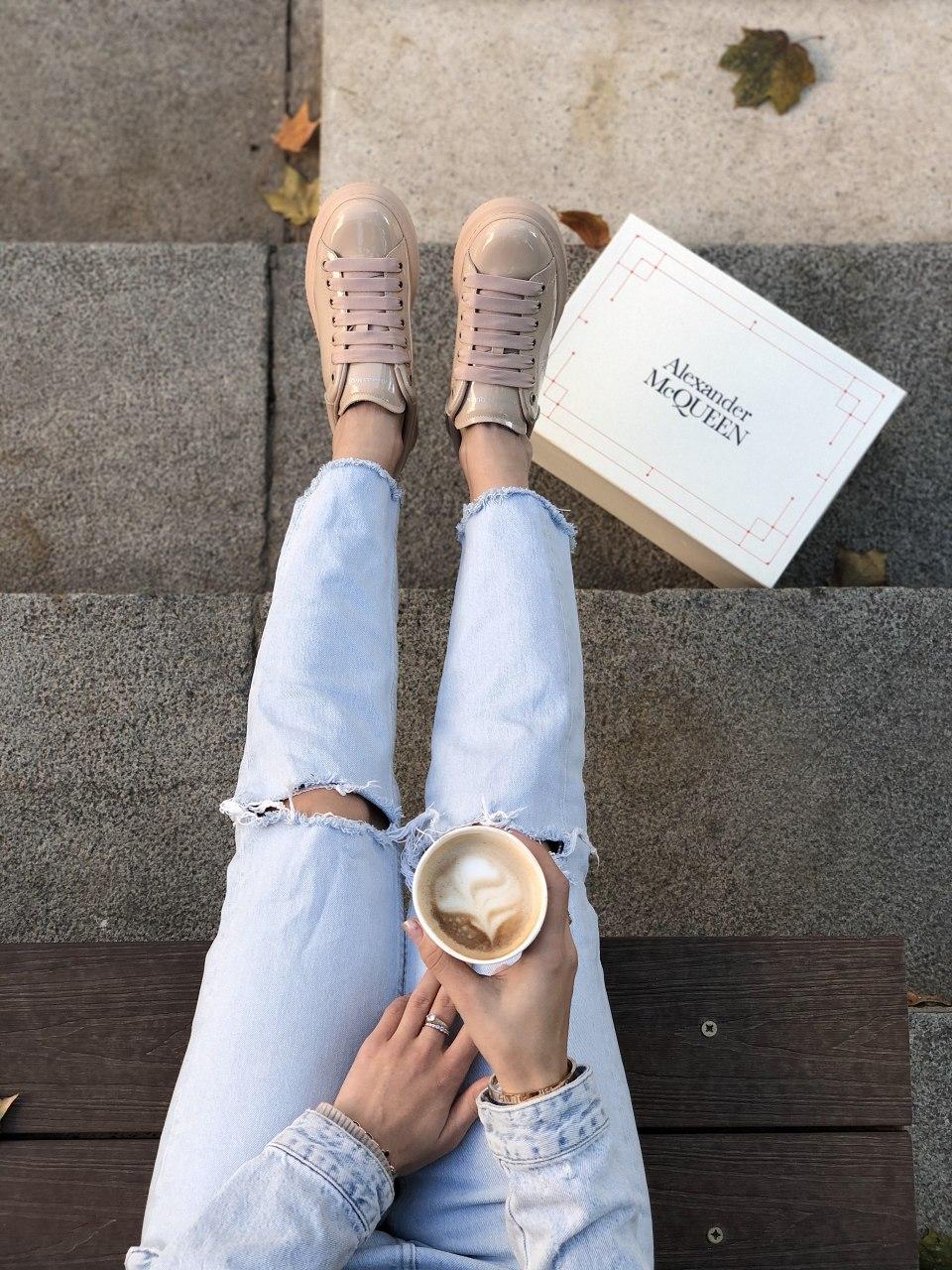 Alexander McQueen Low Patent Beige