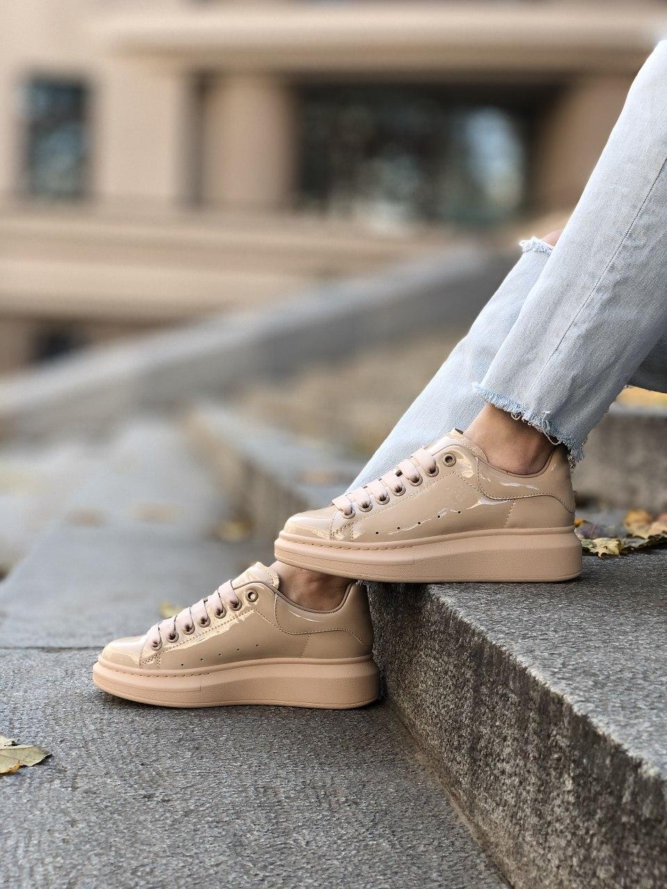 Alexander McQueen Low Patent Beige