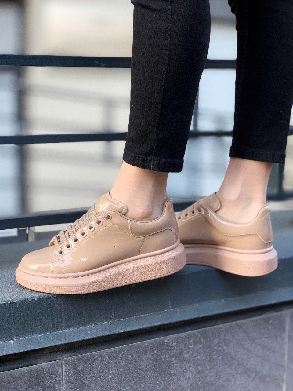 Alexander McQueen Low Patent Beige