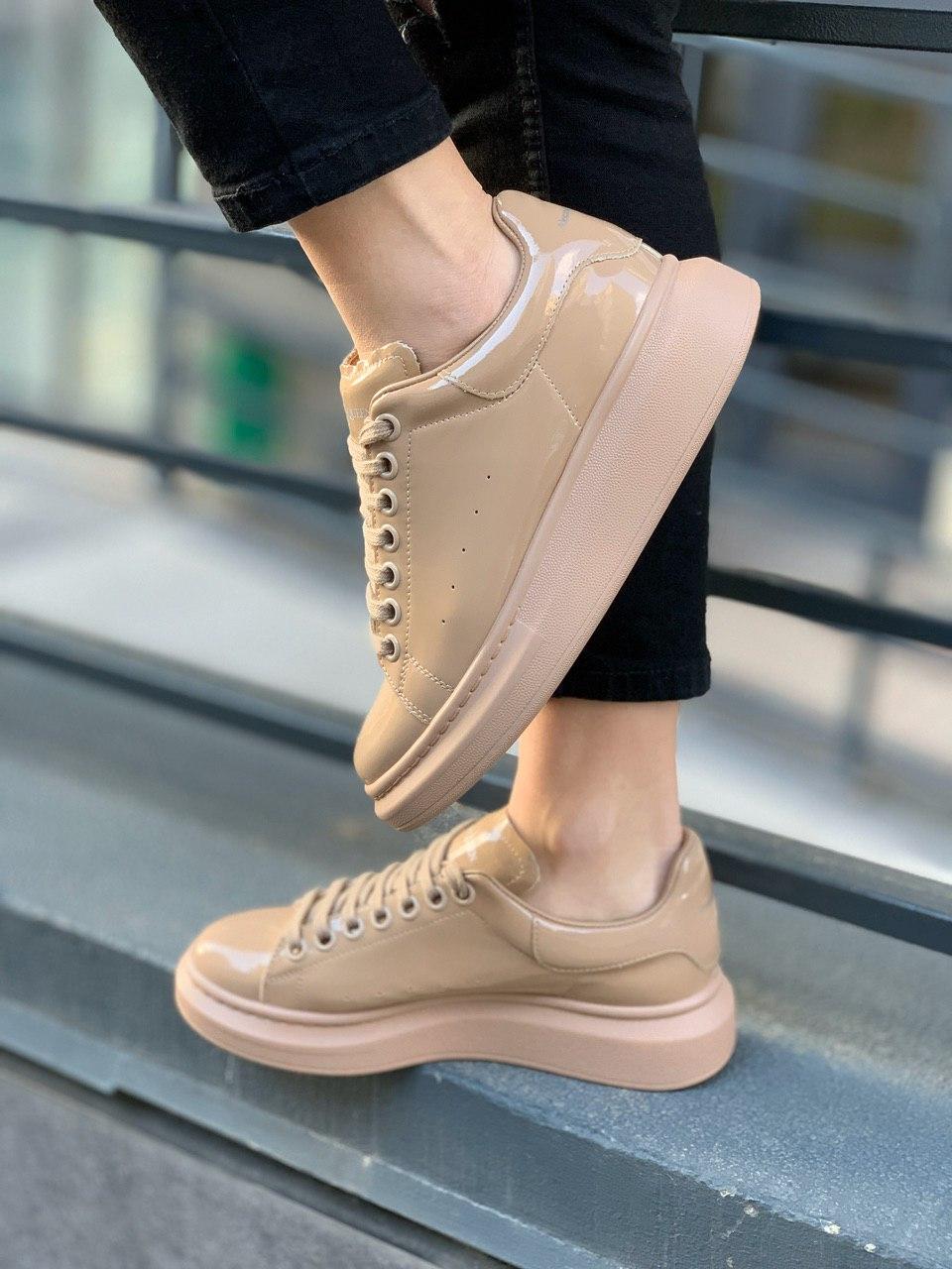 Alexander McQueen Low Patent Beige