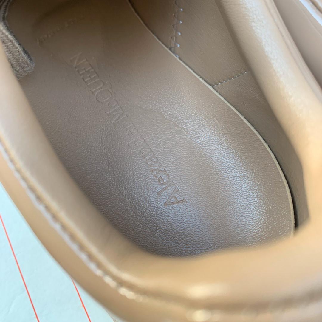Alexander McQueen Low Patent Beige