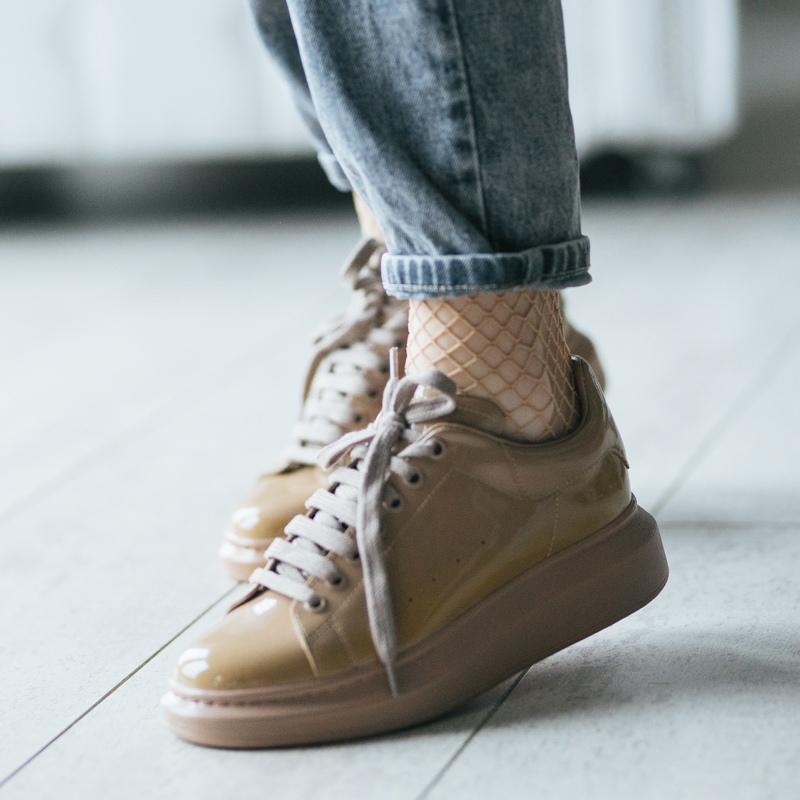 Alexander McQueen Low Patent Beige