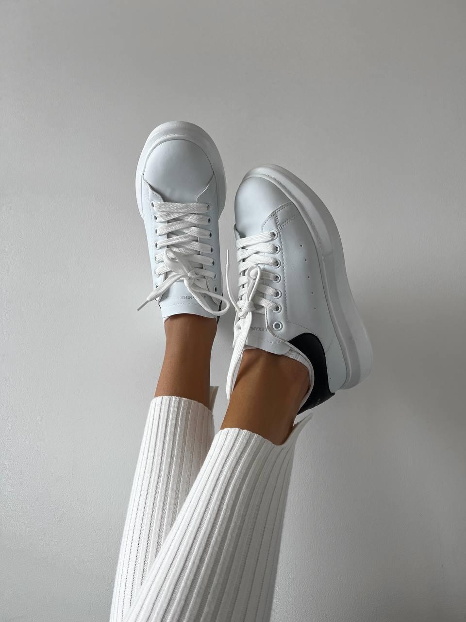 Alexander McQueen Low White Black v2