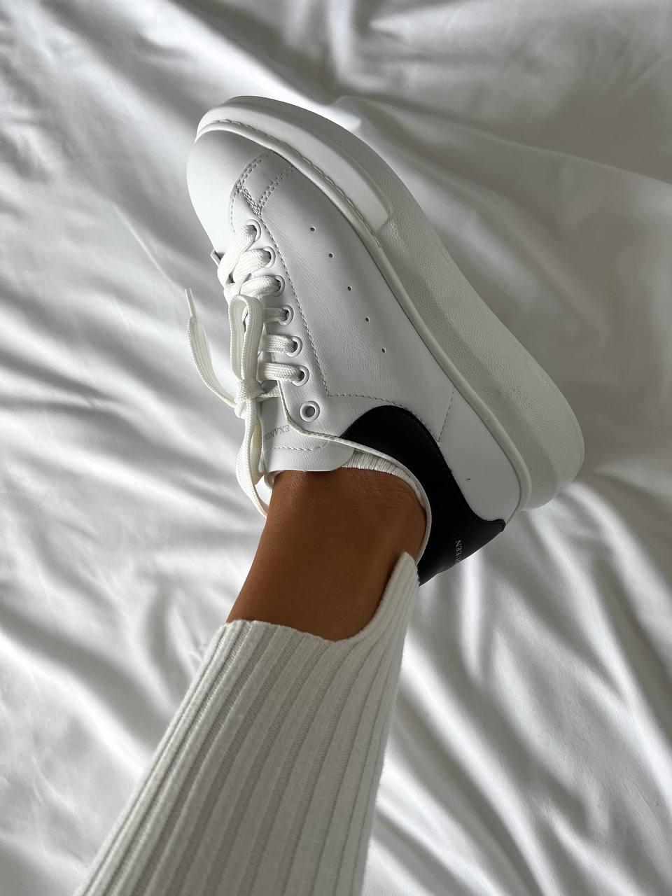 Alexander McQueen Low White Black v2