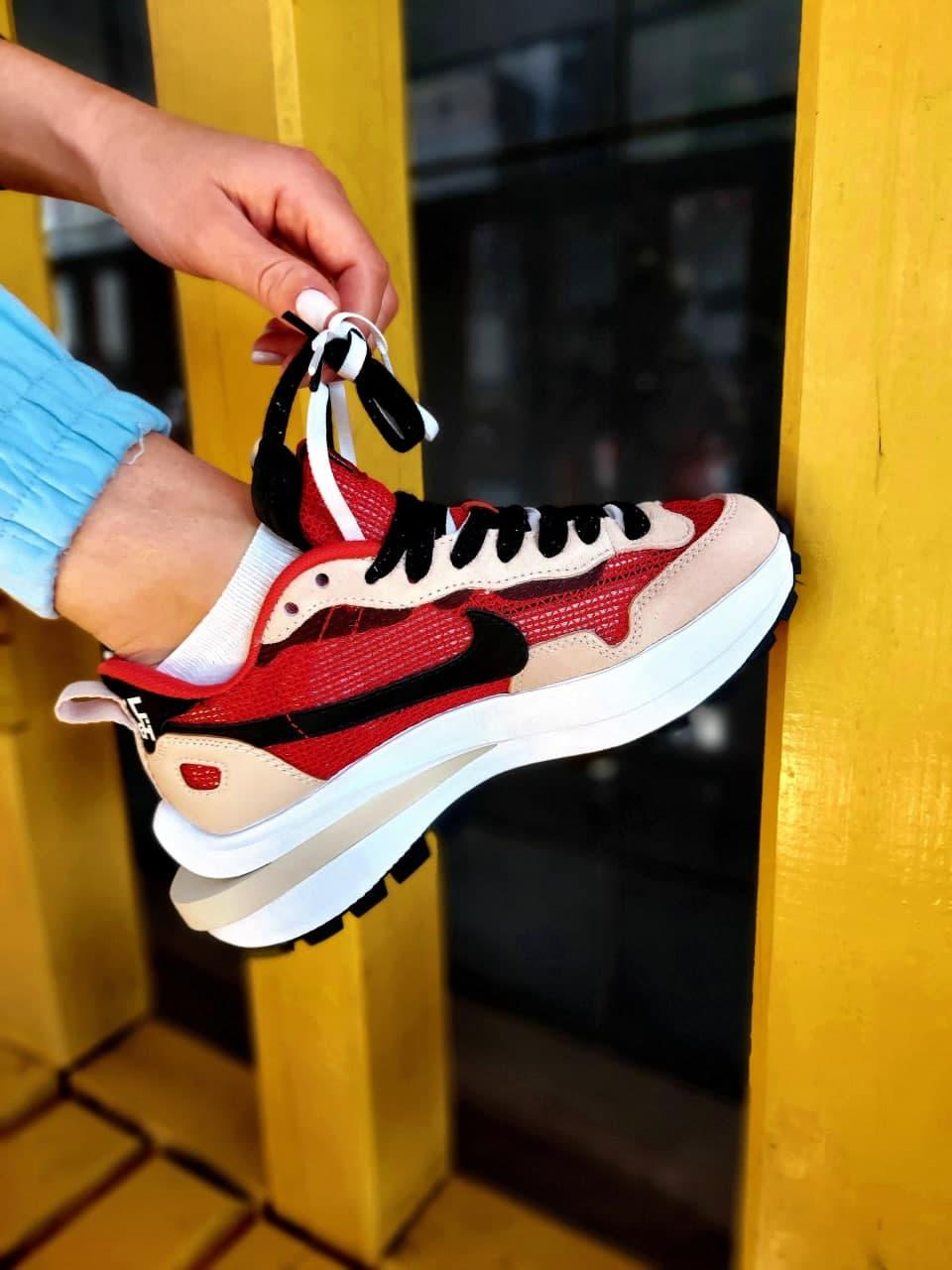 Nike VaporWaffle Sport Fuschia x Sacai Red