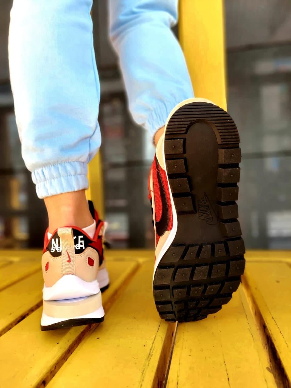 Nike VaporWaffle Sport Fuschia x Sacai Red