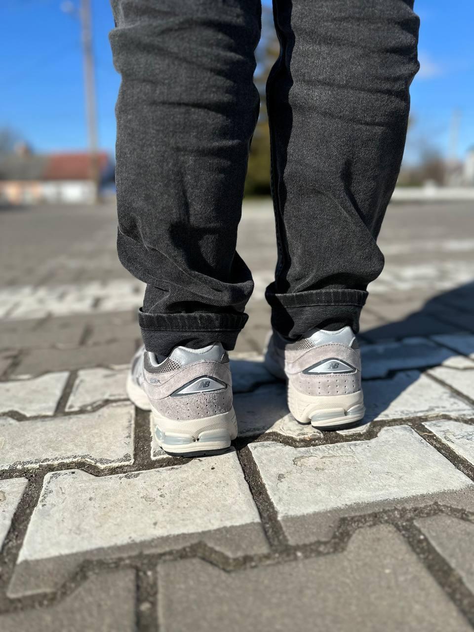 New Balance 2002R Grey Black v2