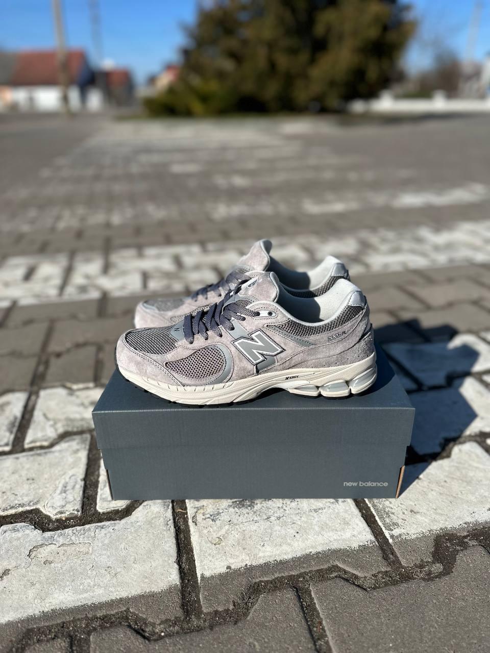 New Balance 2002R Grey Black v2