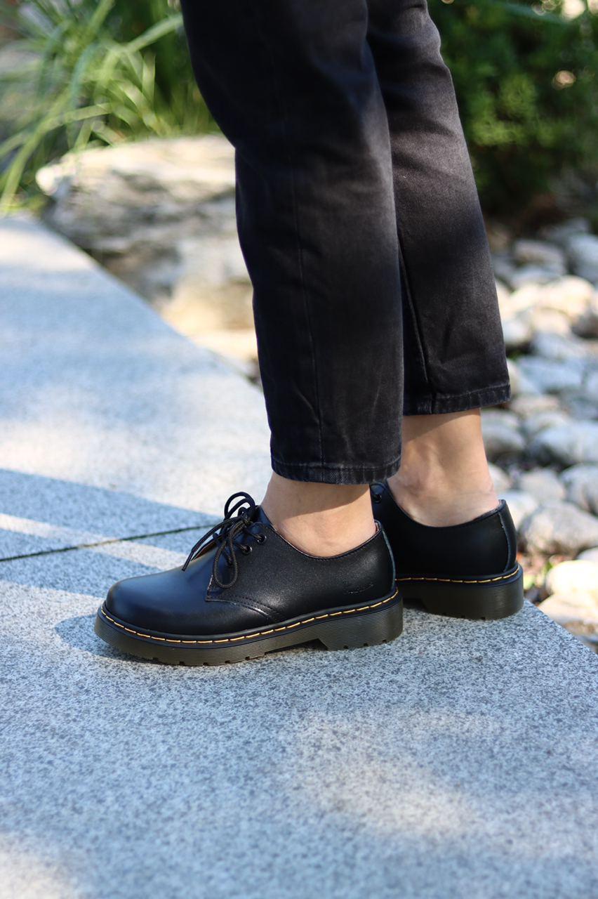 Dr. Martens Black Brown