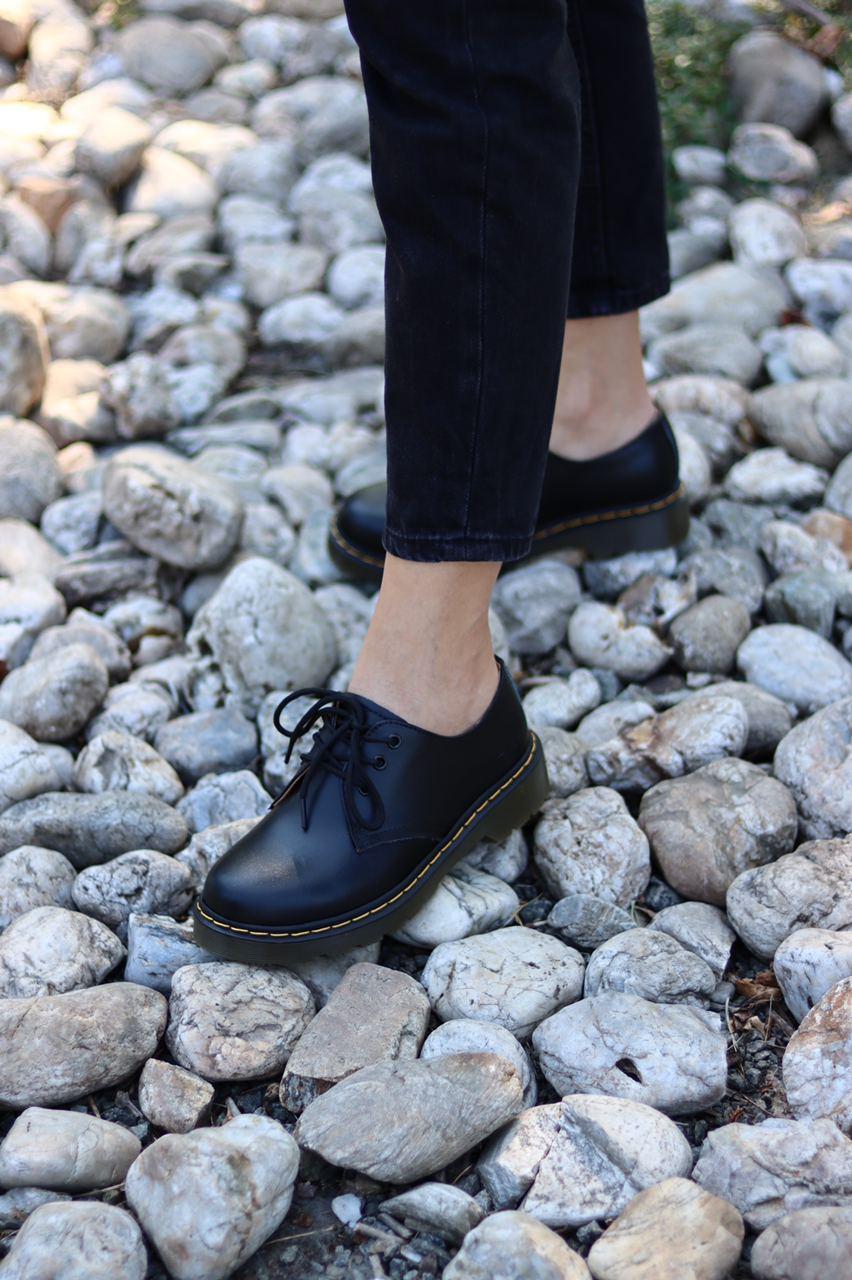 Dr. Martens Black Brown