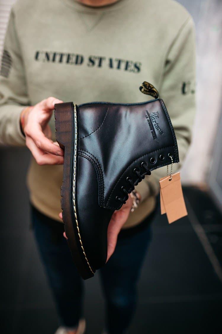 Dr. Martens Black 6