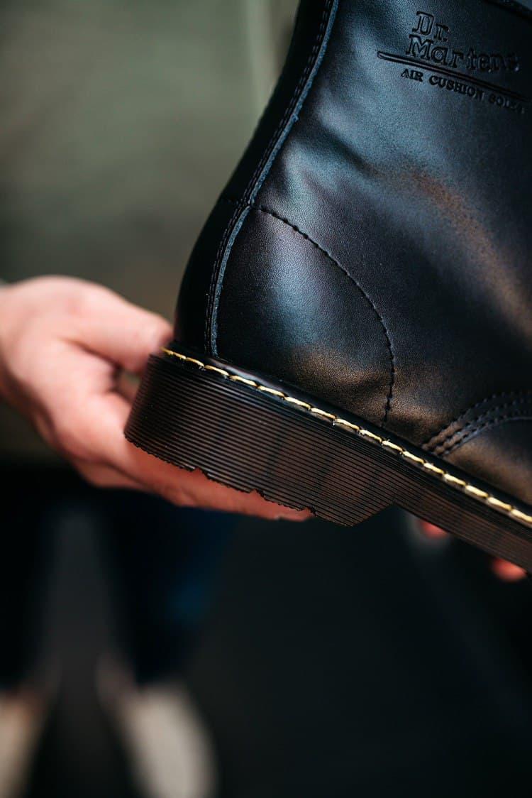 Dr. Martens Black 6