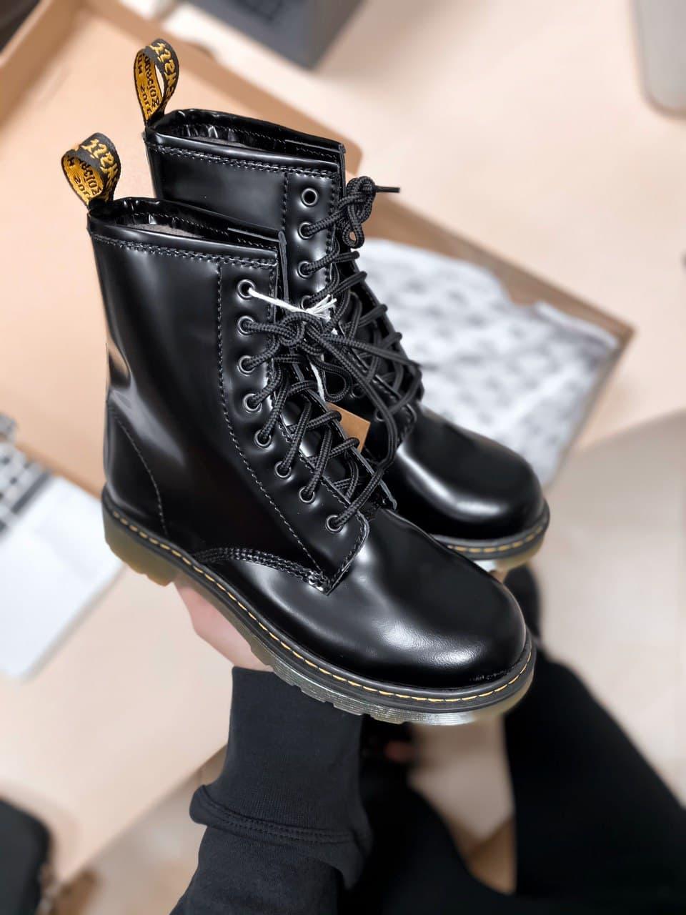 Dr. Martens Black 2