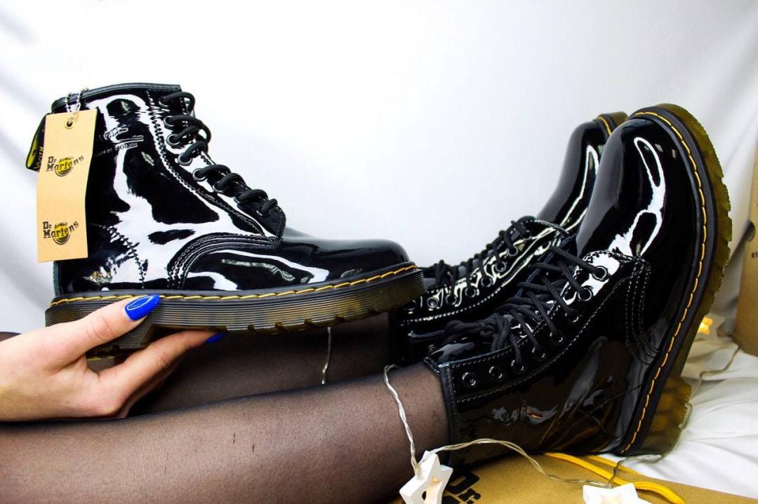Dr. Martens Patent Black Logo