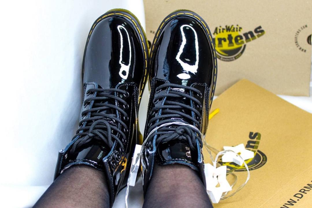 Dr. Martens Patent Black Logo