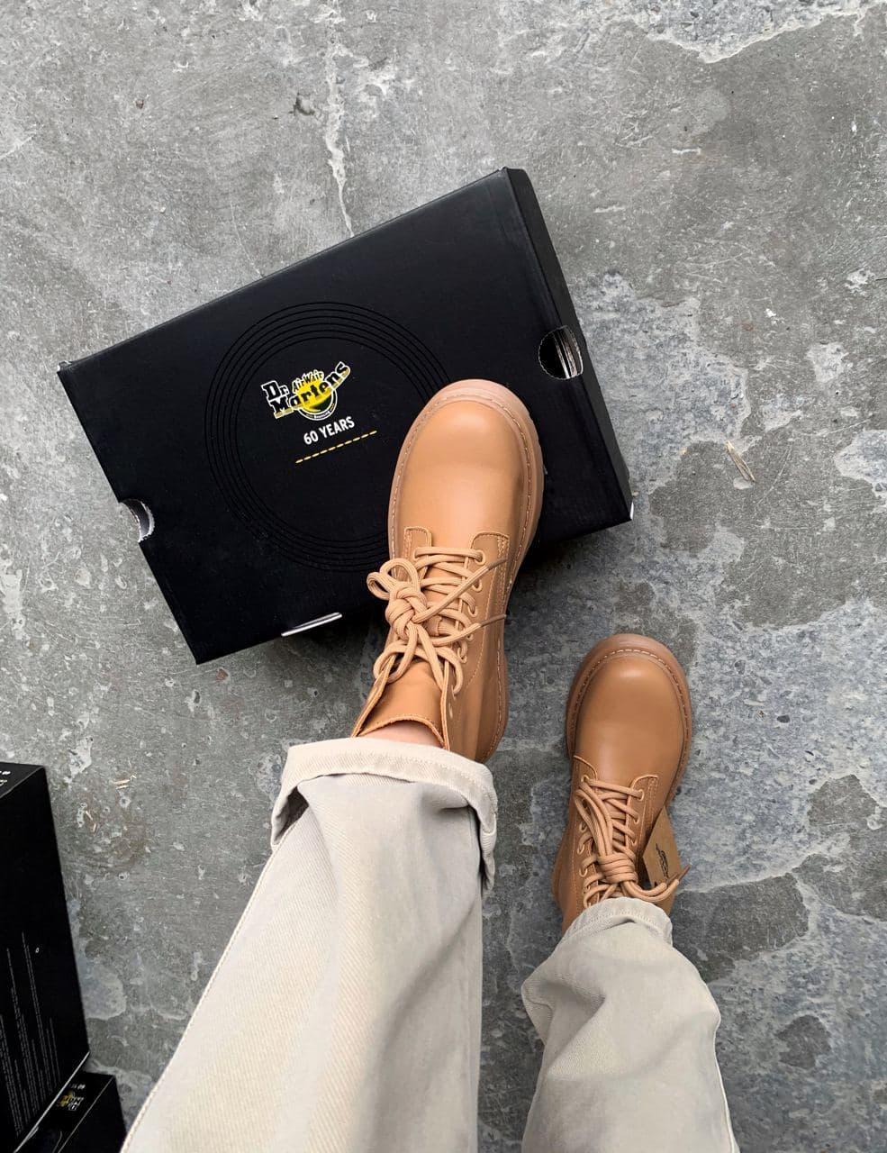 Dr. Martens 1460 Beige