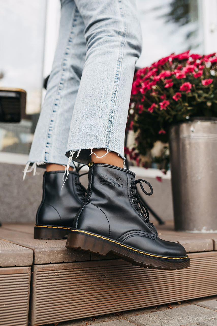 Dr. Martens Black Logo